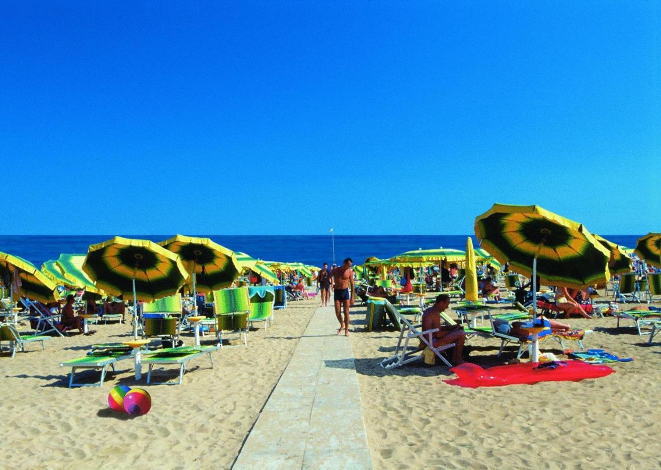 Aparthotel Carinzia リニャーノ・サッビアドーロ エクステリア 写真